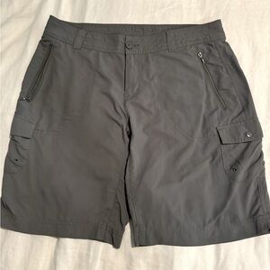 Super lightweight Columbia women’s hiking shorts sz L or sz 12 NWOT